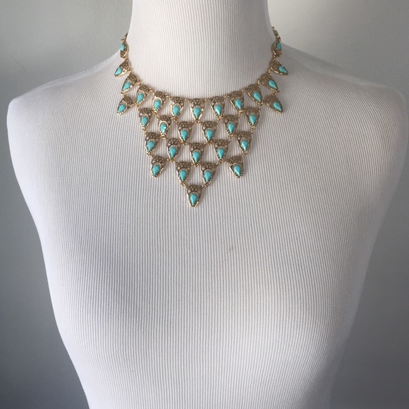 Jewelry - Gold and Turkoise costume necklace